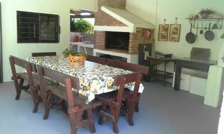 Casa De 5 Ambientes, 1 Baño, Barbacoa Techada.