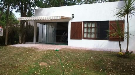 Casa Dos Ambientes Y Baño