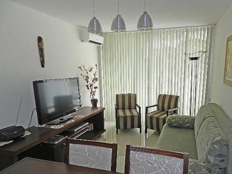 Apartamento En Pleno Centro De Piriápolis .