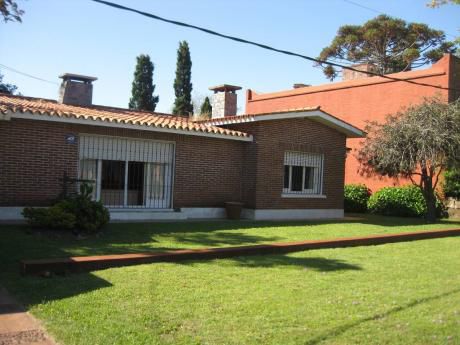 Casa A 40 Metros De La Playa Espectácular. Parada 12 Mansa