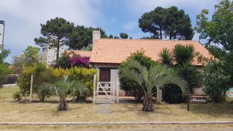 Hermosa Casa Muy Bien Ubicada Con Piscina Y Comodidades