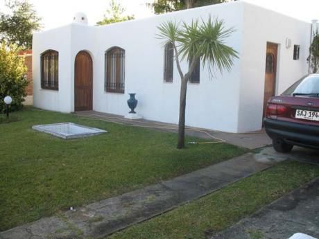 Casa En Playa Hermosa, A Metros De La Playa