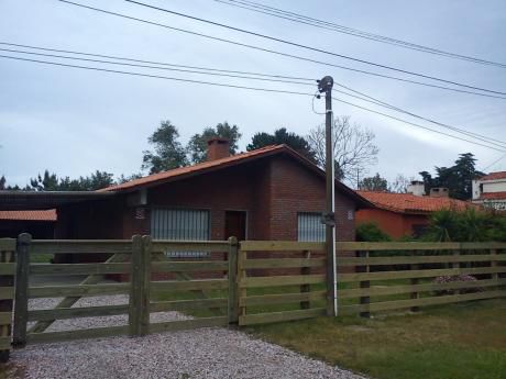 3 Dorm,2 Baños,jardin C/parrillero, Excelente Ubicacnion