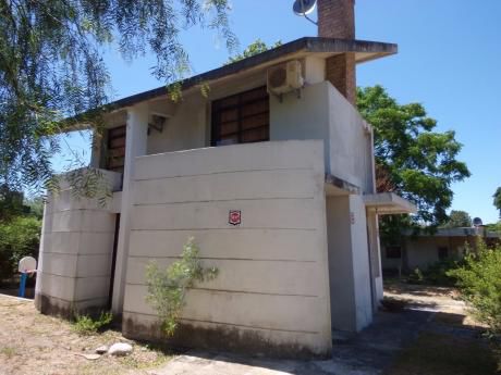 Casa 2 Pisos Dos Baños