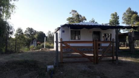 Casa A Una Cuadra Y Media De La Playa Para 6 Personas.