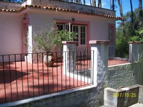 Comoda Casa De Dos Plantas Estilo Colonial Fiestas U124962 1000