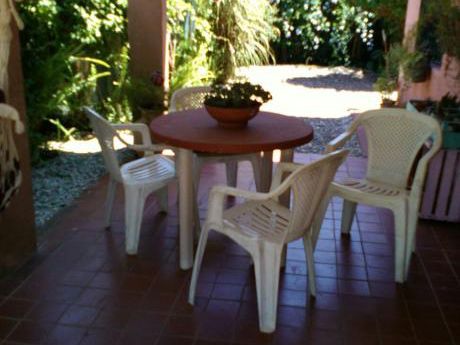 Casa Cómoda Con Parrillero En Atlantida