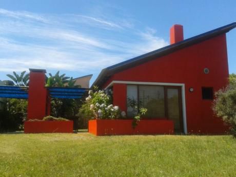 Las Buganvillas