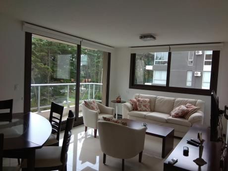 Stradivarius Apto 2 Dorm, Suite, Living Comedor, Garage, Piscina, Barbacoa
