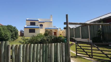 Casa Sobre La Playa De La Balconada