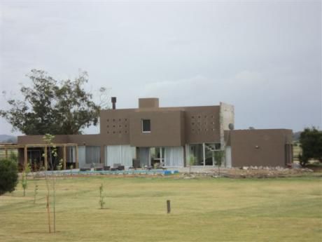 Casa En Alquiler 4 Dormitorios
