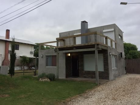 Casa En Alquiler 3 Dormitorios