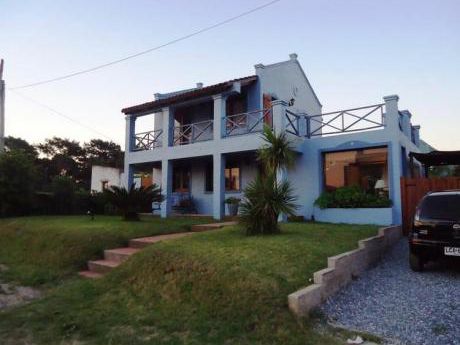 Casa En Alquiler 3 Dormitorios