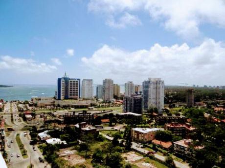 Apartamento En Alquiler 3 Dormitorios