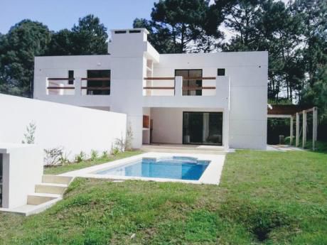 Casa En Alquiler 4 Dormitorios