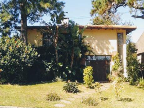 Casa En Alquiler 4 Dormitorios