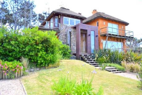 Casa En Venta 4 Dormitorios
