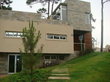 Casa En Venta 5 Dormitorios