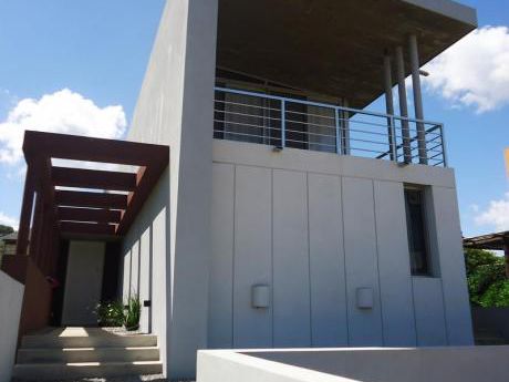 Casa En Venta 4 Dormitorios