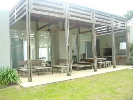 Casa En Venta 3 Dormitorios