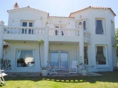 Casa En Venta 4 Dormitorios