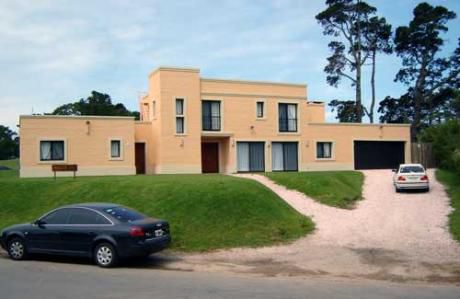 Casa En Venta 4 Dormitorios