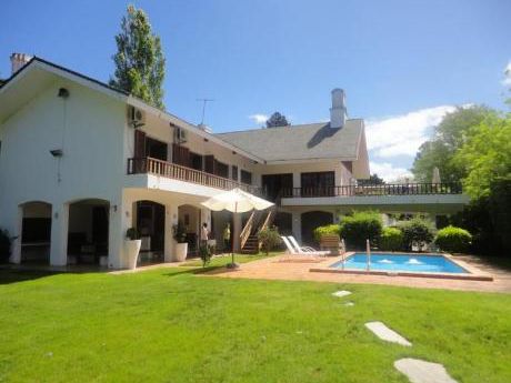 Casa En Venta 6 Dormitorios
