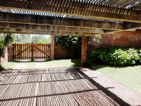 Casa En Venta 4 Dormitorios