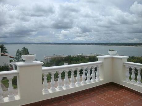 Casa En Venta 4 Dormitorios