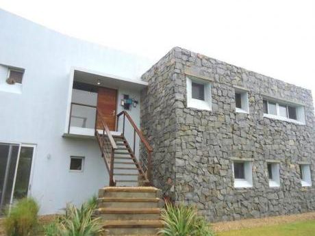 Casa En Alquiler 3 Dormitorios