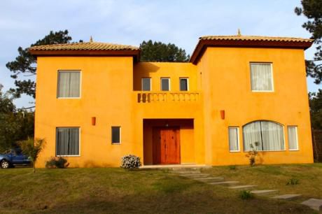 Casa En Venta 4 Dormitorios