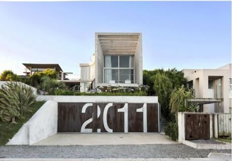 Casa En Venta 4 Dormitorios