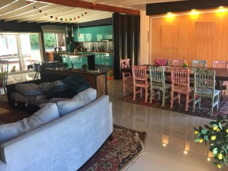 Casa En Venta 4 Dormitorios