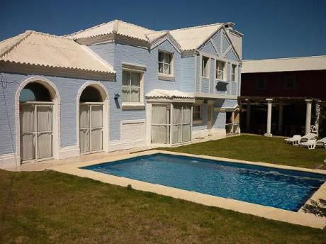 Casa En Venta 4 Dormitorios