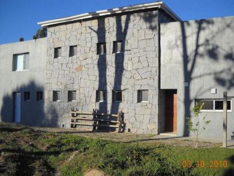 Casa En Alquiler 4 Dormitorios