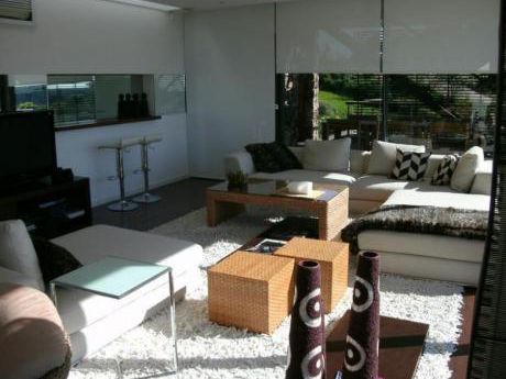 Casa En Alquiler 4 Dormitorios