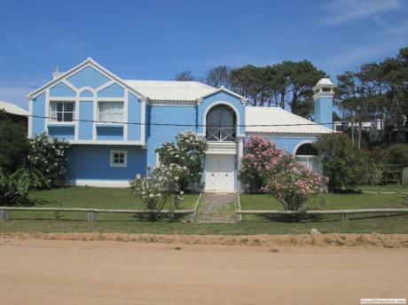 Casa Sultana E/t Montoya Y Manantiales 100 Mts Mar Victoria Y Explorador
