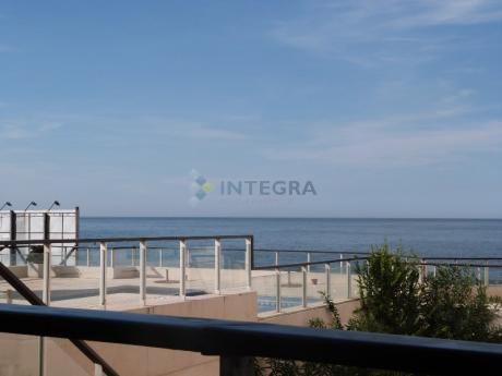 3 Ambientes Con Vista Al Mar Y Amenidades.