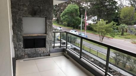 Altos De San Rafael, A Estrenar Con Hermosa Vista Abierta Al Bosque Y Amenidades.