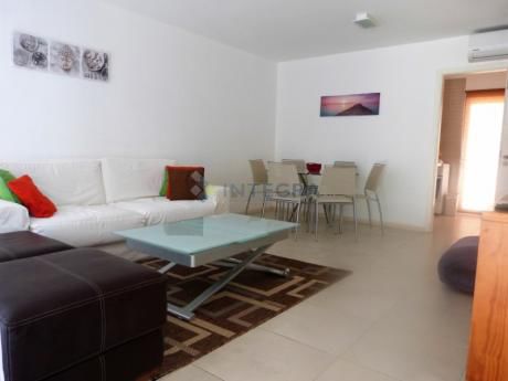 Zona Puerto, 3 Ambientes Con Servicios.