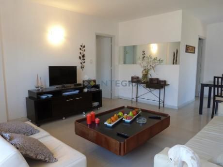 Amplio Apartamento De Dos Ambientes, Península.