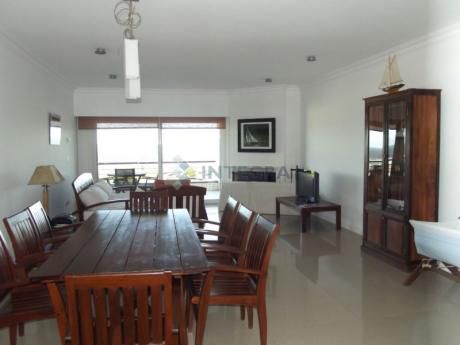 Apartamentos En Playa Mansa