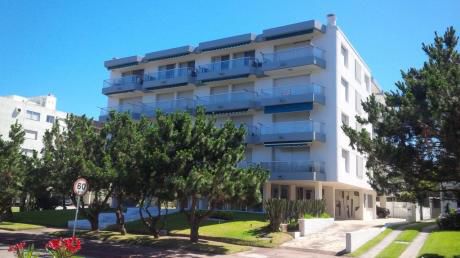 Apartamento En Playa Mansa Punta Del Este