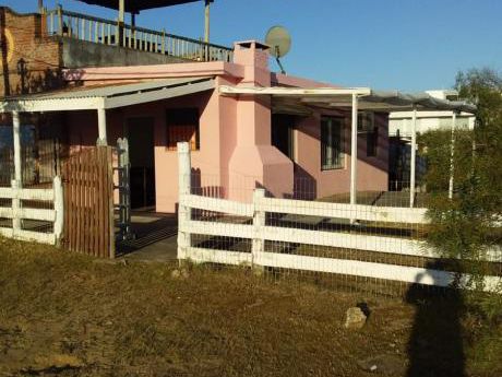 Casa En Manantiales Punta Del Este A 2 Cuadras De La Playa!!