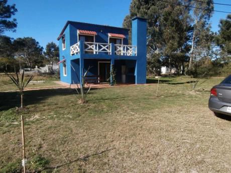 Alquilo Hermosa Casa A Metros Del Mar !!!
