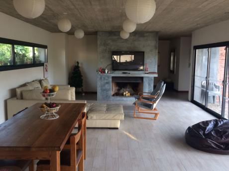 Casa En La Arbolada, Barrio Privado