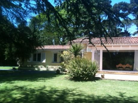 Comodo Chalet , 4 Dormitorios Y Piscina