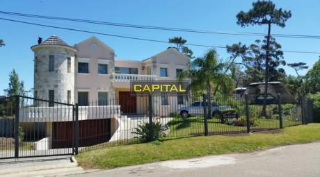 Buena Casa En Playa Mansa Venta