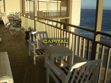 Excelente Apartamento En Primera Línea Del Mar