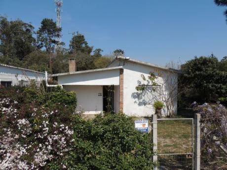 Casa Con 3 Cuartos, Dos Baños, Churrasquera, Alarma Y Terreno Cerrado.